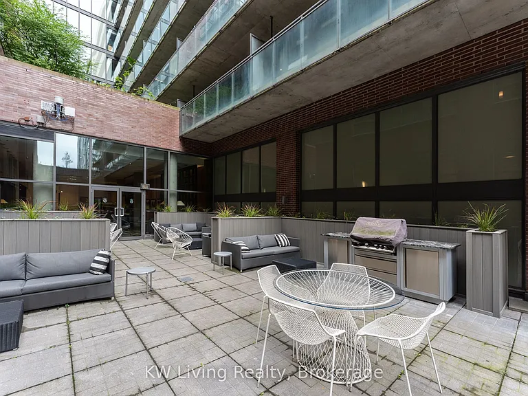 90 Broadview Ave #LW1 — Photo 33