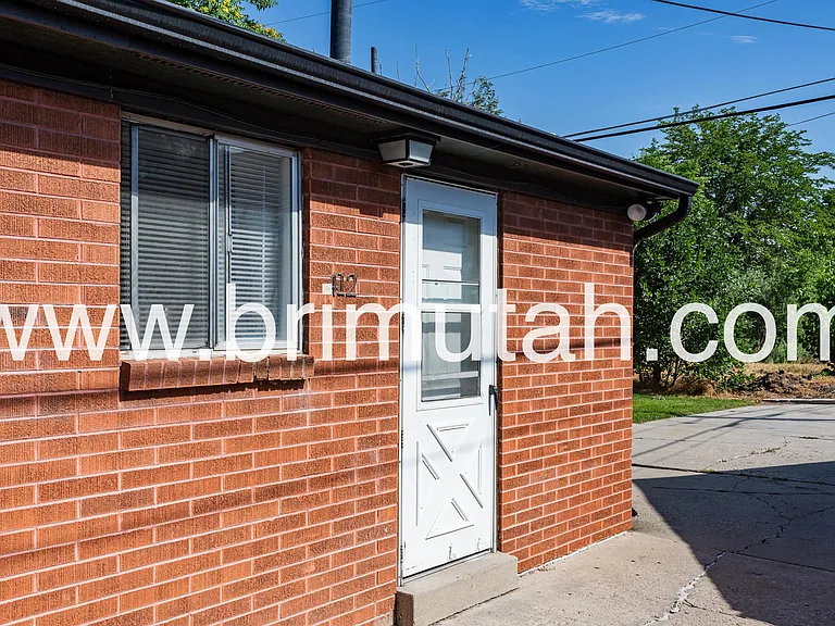 410 E Welby Ave — Photo 16