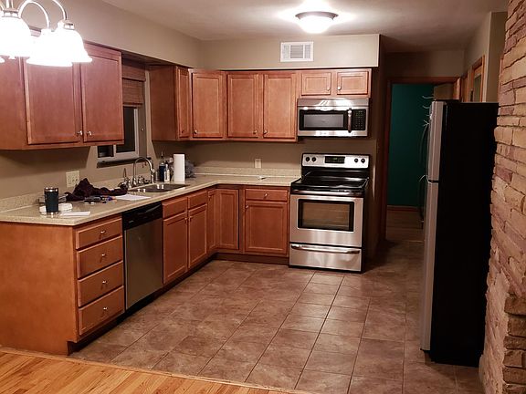3rd image of 7 Villa Dr