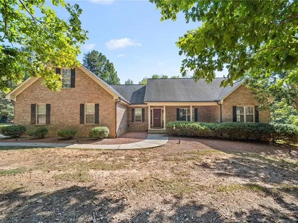 8615 Self Rd, Stokesdale, NC 27357