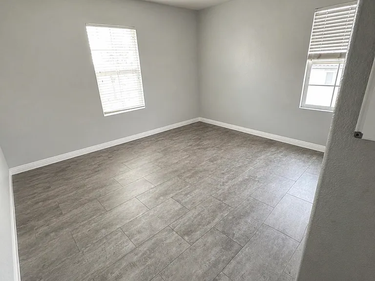 15881 Snowy Peak Ln — Photo 27
