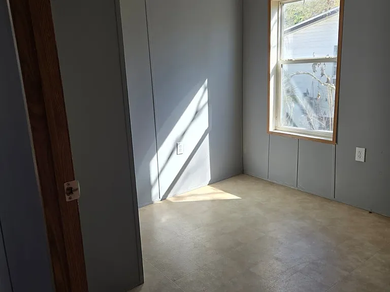 300 E Maxanna Blvd — Photo 7