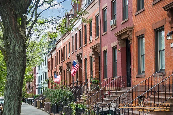 Sold by aptsandlofts.com | media 17