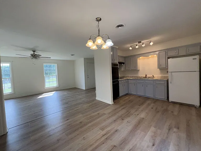 Jill Street Properties — Photo 10