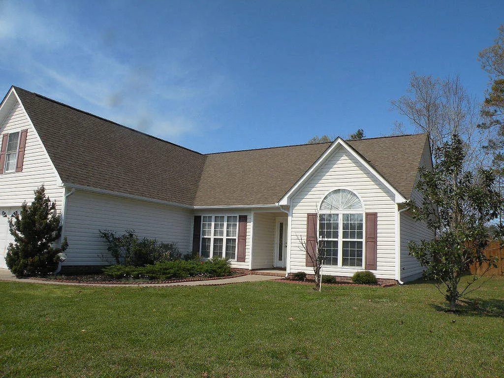 Home in Tucker Creek — Photo 2