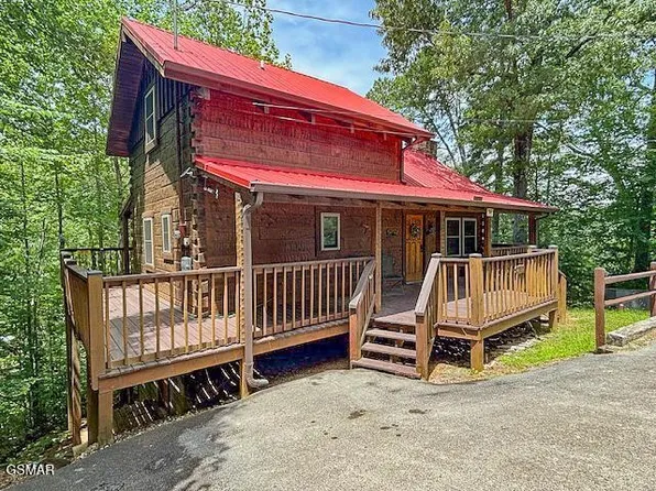 1925 Beach Front Dr, Sevierville, TN 37876