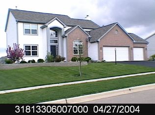 6988 Saint Ninians St, Lewis Center, OH 43035