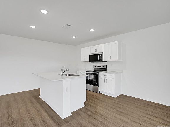 4th image of 164 Preston Ln