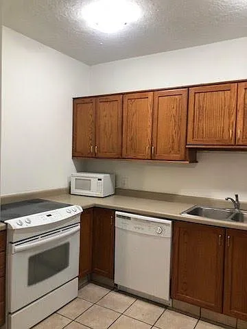 The Bigelow Apartments — Photo 55
