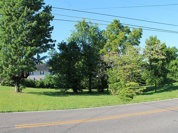 5th image of 1703 Skyline Dr