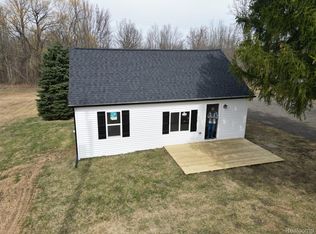 1347 Byrnes Dr, Clio, MI 48420