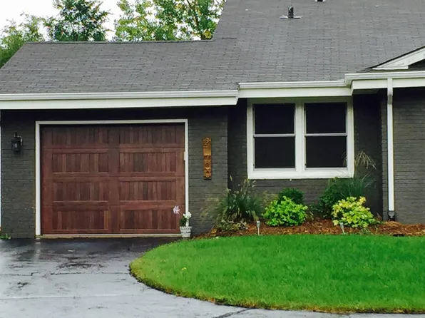 21700 Mary Lynn Dr, Brookfield, WI 53045