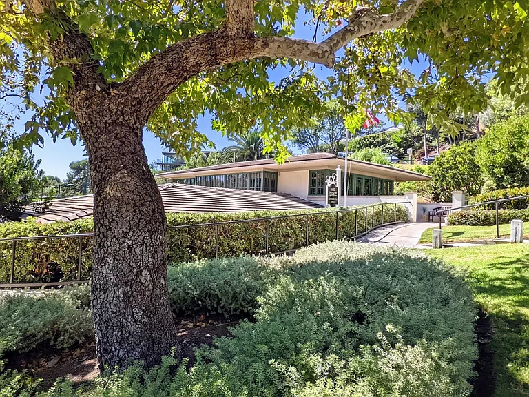 1131 Emerald Bay — Photo 32