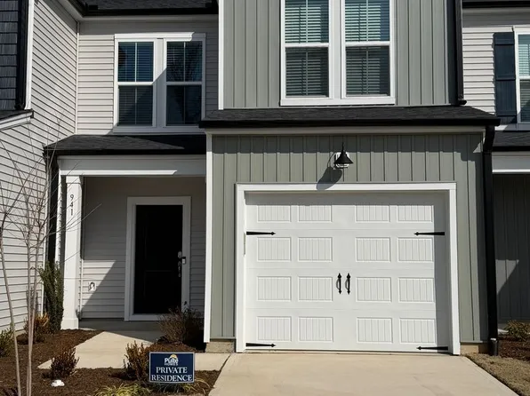 941 Poets Walk Rd, Whitsett, NC