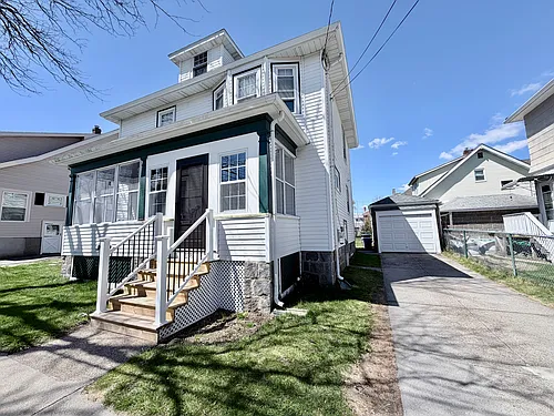 138 Davis St Photo 1