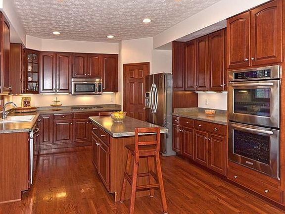 4th image of 6580 Wooded View Dr