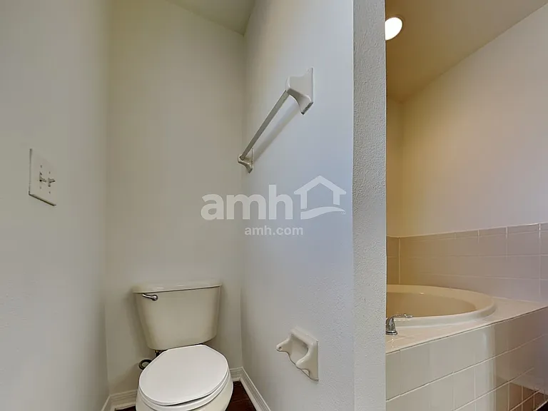 8523 Deer Chase Dr — Photo 14