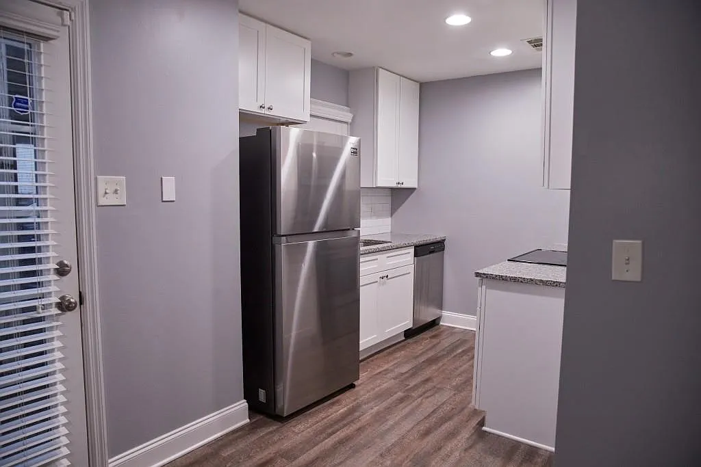 2 bed, 2.5 bath, 1240 sqft, $1,950 — Photo 3