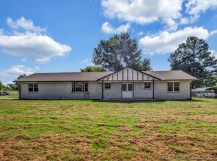 25505 S Greenway Dr, Claremore, OK 74019