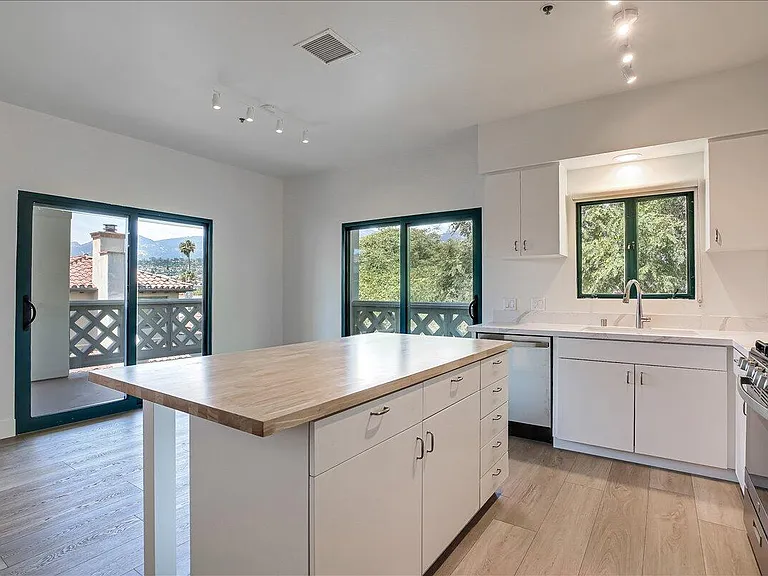 602 Anacapa St #F — Photo 1