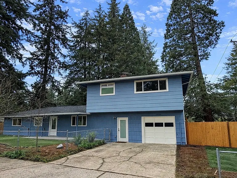 18655 SE Yamhill Cir — Photo 1