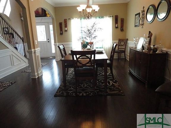 3rd image of 412 NE Briarcrest Dr