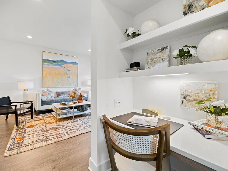 Built-in desk and bookshelves, ideal for remote working