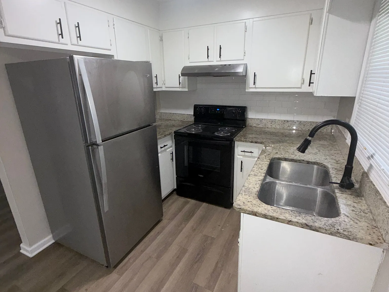 2 bed, 1.5 bath, 900 sqft, $1,200 — Photo 4