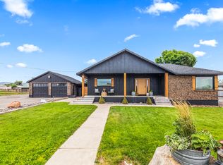 81 E Center St, Loa, UT 84747