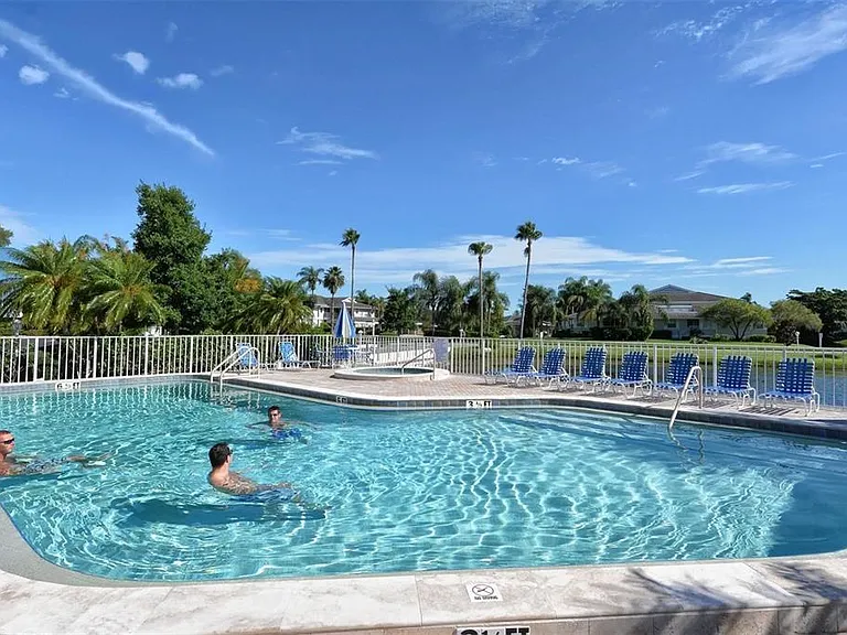 923 Sandpiper Cir #923 — Photo 31