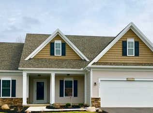 431 N Creek Xing, Greece, NY 14612