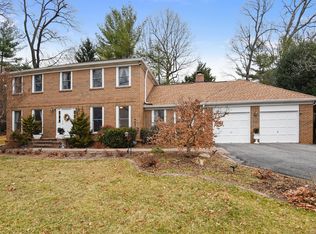 13 Magic Mountain Ct, Rockville, MD 20852