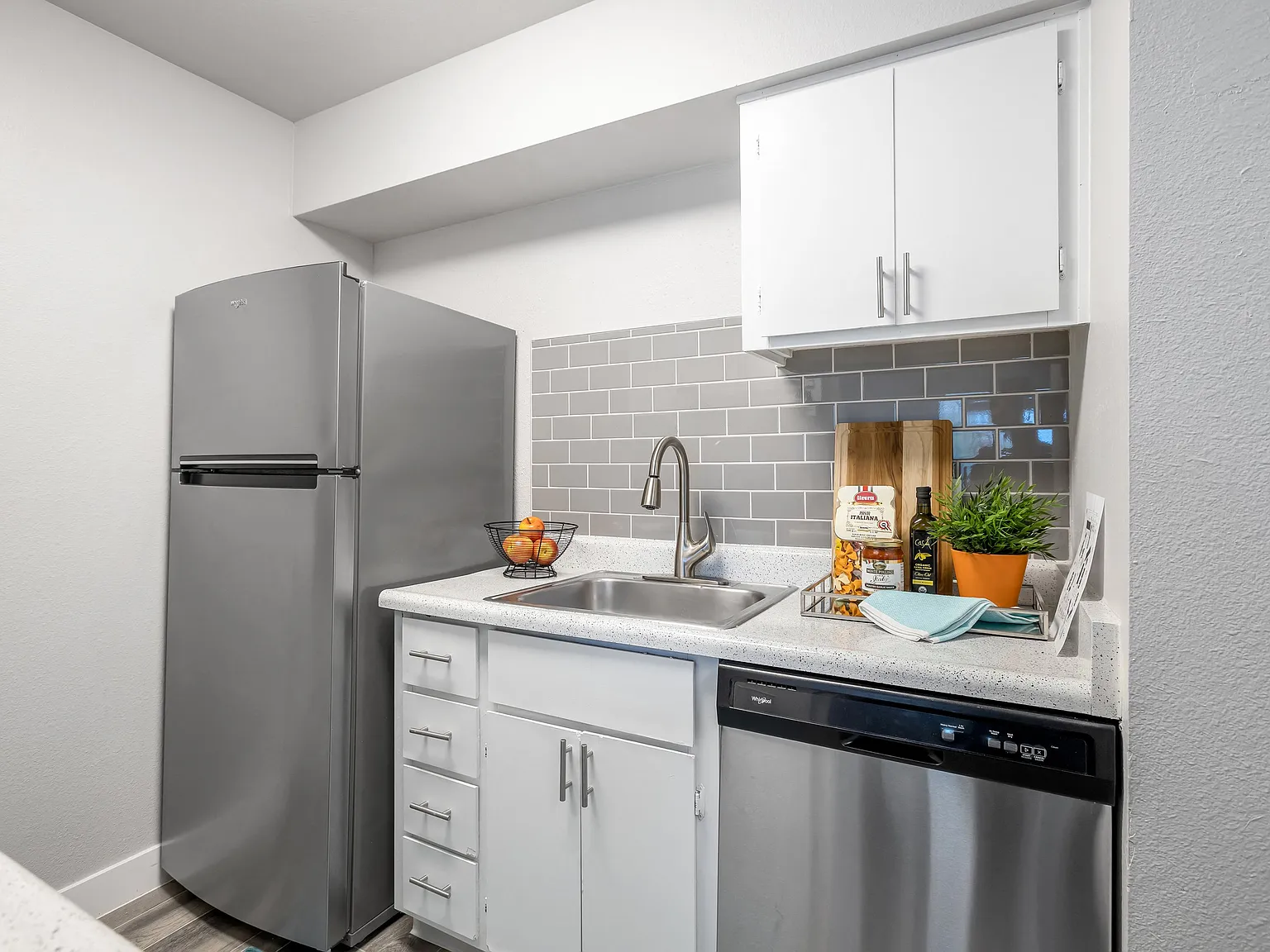 The Mod Apartments — Photo 2