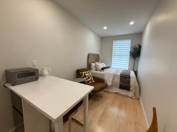 73 Lexington Avenue image 1 of 4