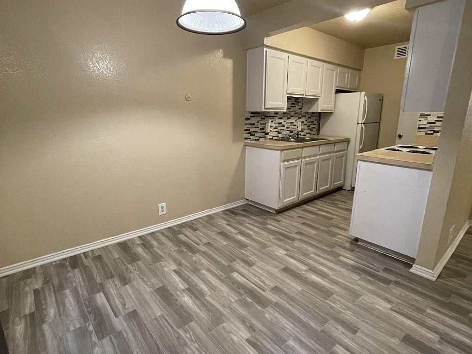 1st image of 6762 Calmont Ave #105