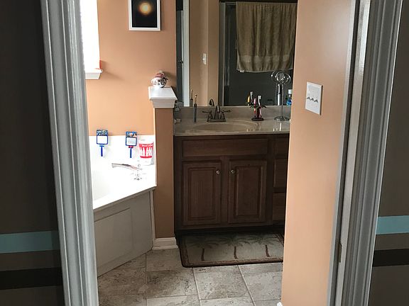 3rd image of 208 Misty Brooke Dr