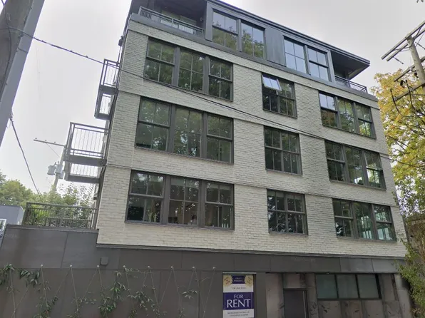 1716 Napier St, Vancouver, BC V5L 2N3