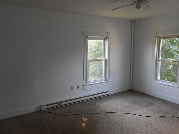 4th image of 216 S Garfield Ave Floor 2