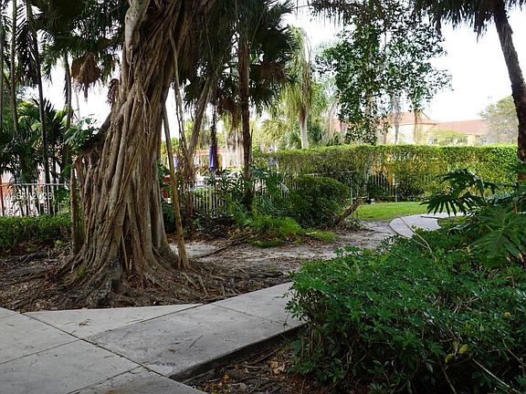 3rd image of 10701 Cleary Blvd APT 102