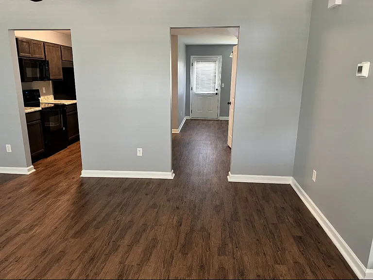 530 Brawley St — Photo 7