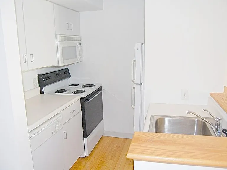 1000 Market St E #3-4 — Photo 4