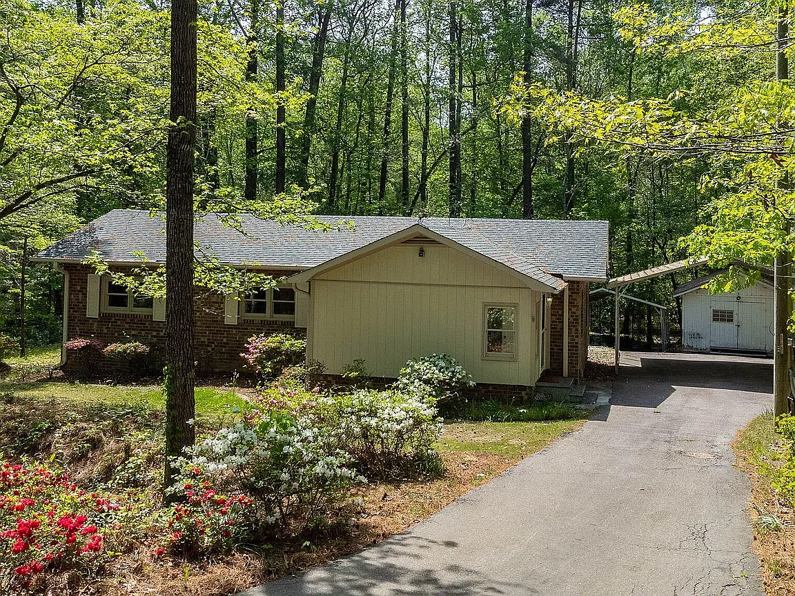 3 bed, 1114 sqft, $1,950 — Photo 1
