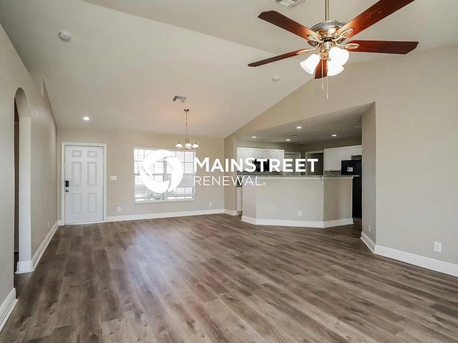 1709 NE 6th PL — Photo 3