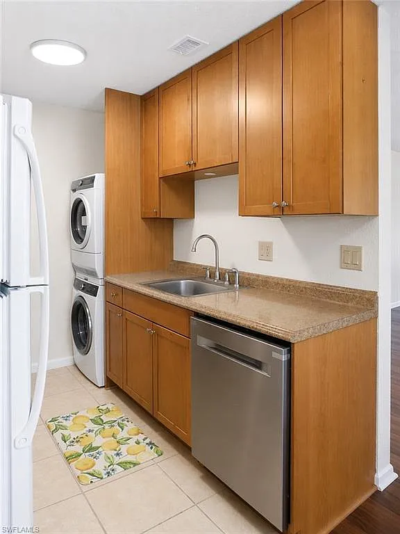 2 bed, 2.0 bath, 886 sqft, $1,600 — Photo 4