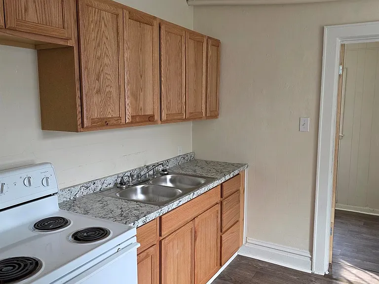 241 S Heber St — Photo 5