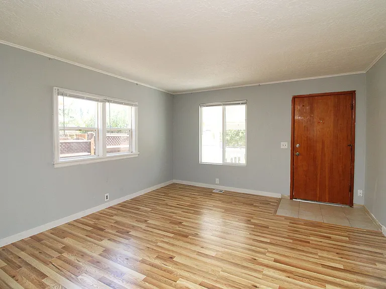 6235 NE Shaver St — Photo 4