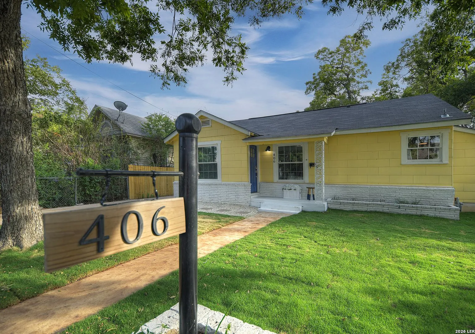 2 Bedroom/1 Bath Highland Park Subdivision — Photo 3