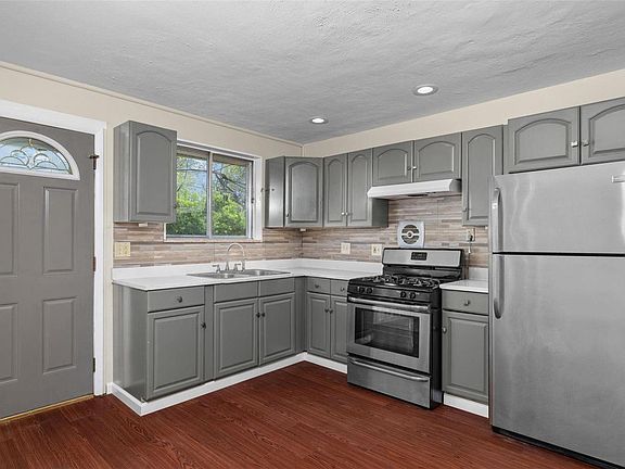 4th image of 10322 Monarch Dr