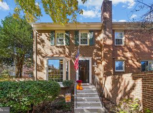 2696 Centennial Ct, Alexandria, VA 22311