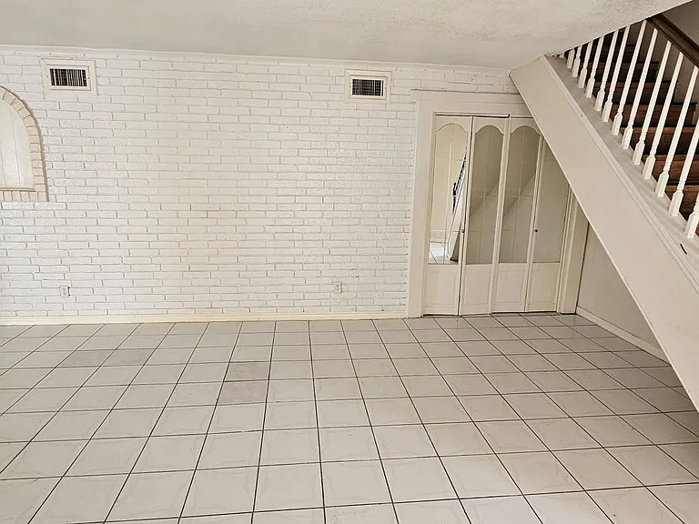 219 E Cherry Ln — Photo 15